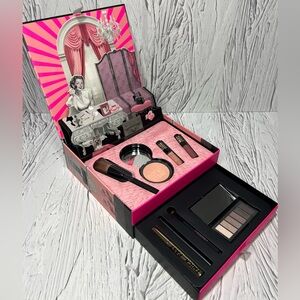 Soap & Glory Extrava-Glamza 7 Pc Gift set ( Limited Edition ) New With Box